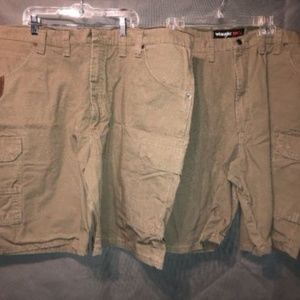 2 Wrangler Workwear Shorts Sz 44 Riggs Khaki